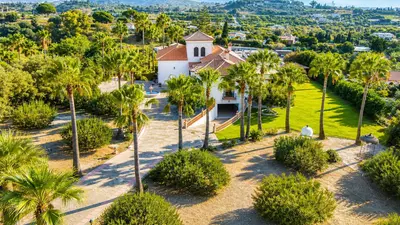 Finca - Cortijo in Estepona