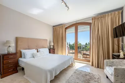 Townhouse in El Paraiso