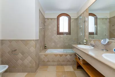 Townhouse in El Paraiso