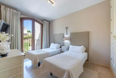 Townhouse in El Paraiso