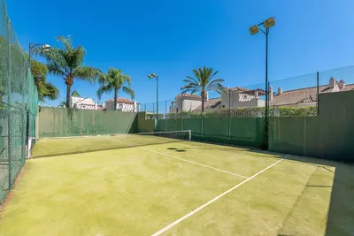 Townhouse in El Paraiso