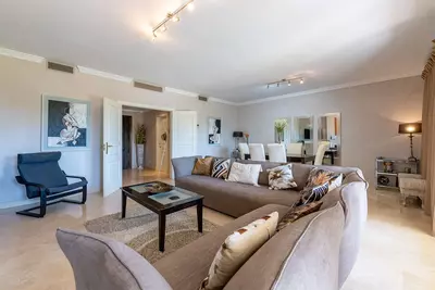 Townhouse in El Paraiso