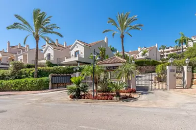Townhouse in El Paraiso