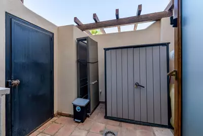 Townhouse in El Paraiso