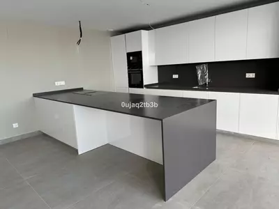 Middle Floor Apartment in Estepona
