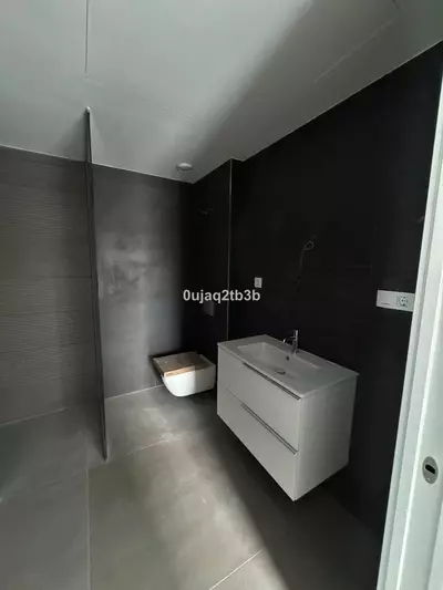 Middle Floor Apartment in Estepona
