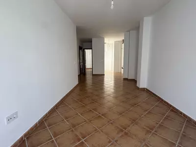 Middle Floor Apartment in Estepona