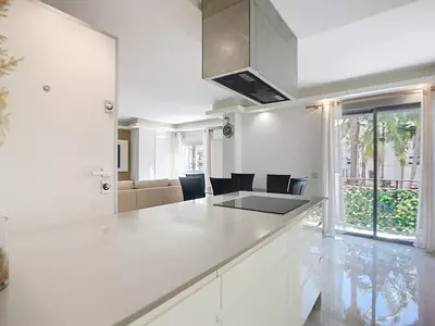Middle Floor Apartment in Estepona