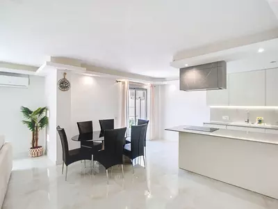 Middle Floor Apartment in Estepona