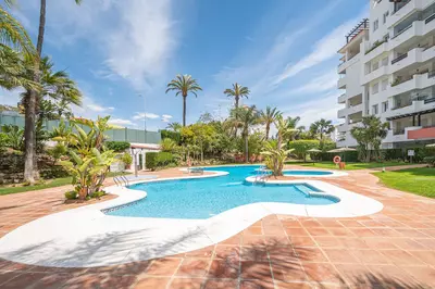 Middle Floor Apartment in Puerto Banús