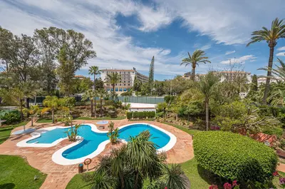 Middle Floor Apartment in Puerto Banús