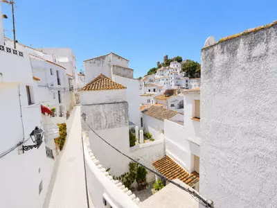 Semi-Detached House in Casares