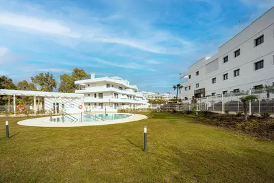 Middle Floor Apartment in Estepona