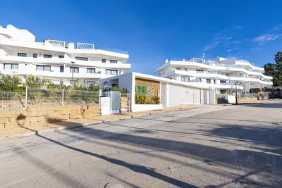 Middle Floor Apartment in Estepona
