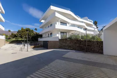 Middle Floor Apartment in Estepona