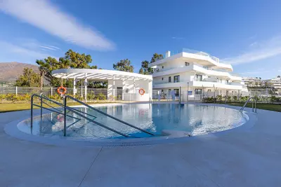 Middle Floor Apartment in Estepona