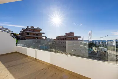 Middle Floor Apartment in Estepona