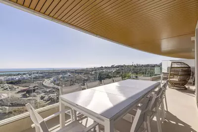 Middle Floor Apartment in Estepona