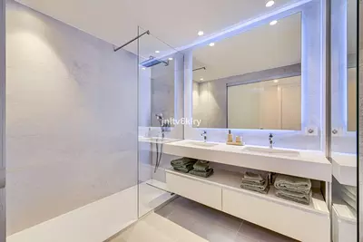 Middle Floor Apartment in Estepona