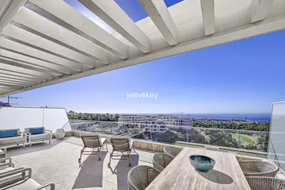 Middle Floor Apartment in Estepona
