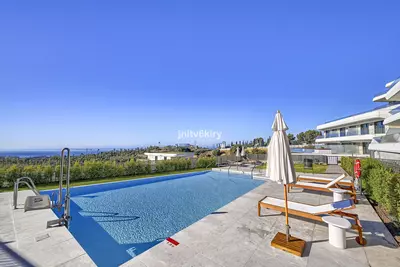 Middle Floor Apartment in Estepona