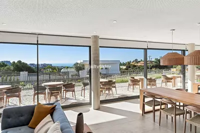 Middle Floor Apartment in Estepona