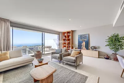Middle Floor Apartment in Estepona
