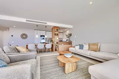 Middle Floor Apartment in Estepona