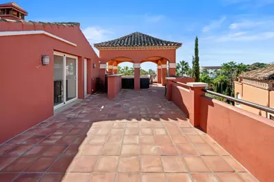 Townhouse in Nueva Andalucía
