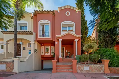 Townhouse in Nueva Andalucía