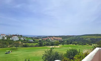Middle Floor Apartment in Estepona