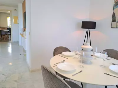 Middle Floor Apartment in Estepona