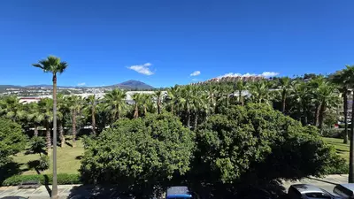 Middle Floor Apartment in Nueva Andalucía