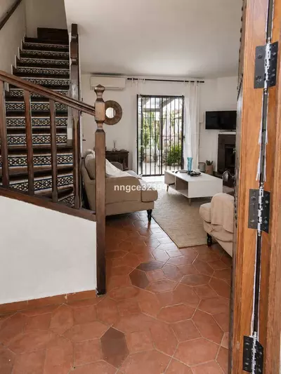 Semi-Detached House in Nueva Andalucía