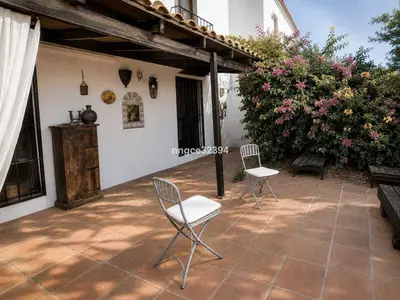 Semi-Detached House in Nueva Andalucía