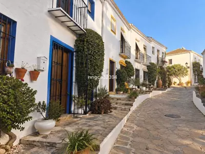 Semi-Detached House in Nueva Andalucía