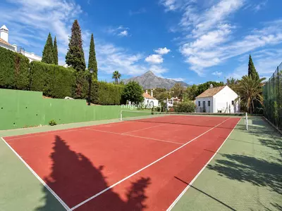 Semi-Detached House in Nueva Andalucía