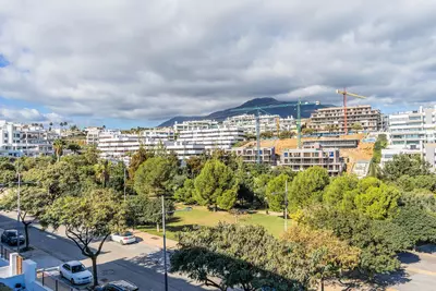 Middle Floor Apartment in Estepona