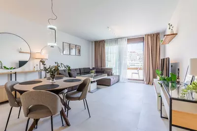 Middle Floor Apartment in Estepona