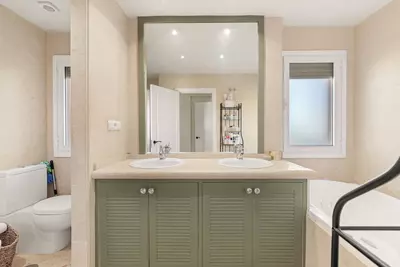 Middle Floor Apartment in Nueva Andalucía