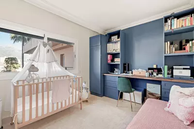 Middle Floor Apartment in Nueva Andalucía