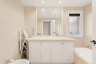 Middle Floor Apartment in Nueva Andalucía