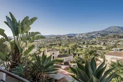 Middle Floor Apartment in Nueva Andalucía