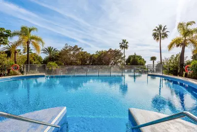 Middle Floor Apartment in Nueva Andalucía