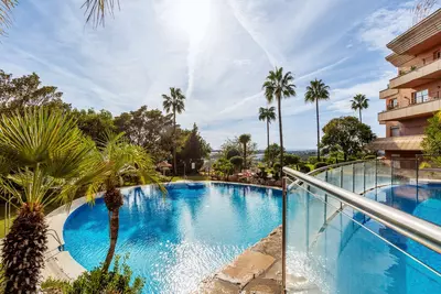 Middle Floor Apartment in Nueva Andalucía