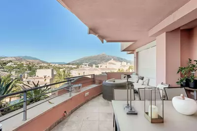 Middle Floor Apartment in Nueva Andalucía