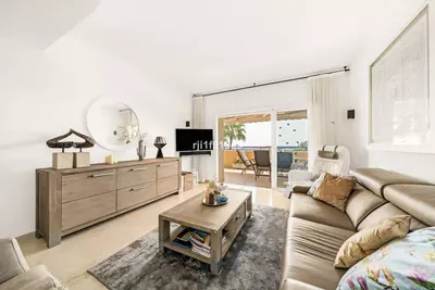 Middle Floor Apartment in Elviria