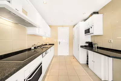 Middle Floor Apartment in Elviria