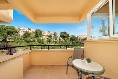 Middle Floor Apartment in Elviria
