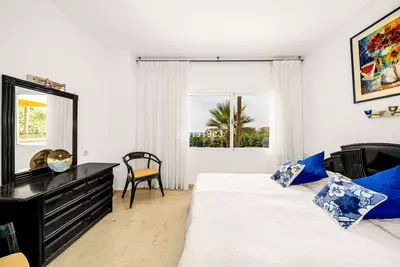 Middle Floor Apartment in Elviria